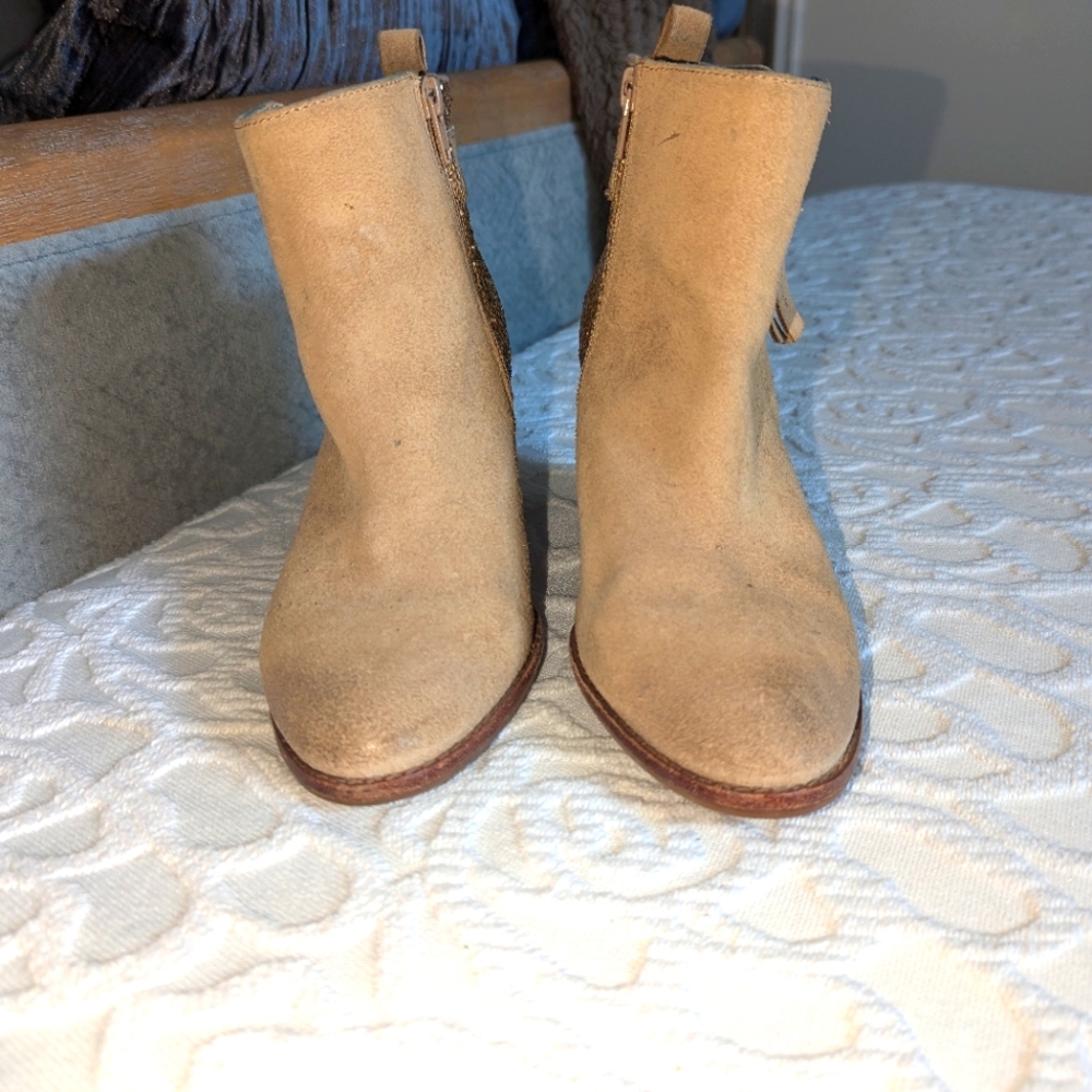Gianni Bini Booties Size 7M
